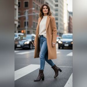 Women's Beautiful Fashion Boots w/ Box  GORGEOUS